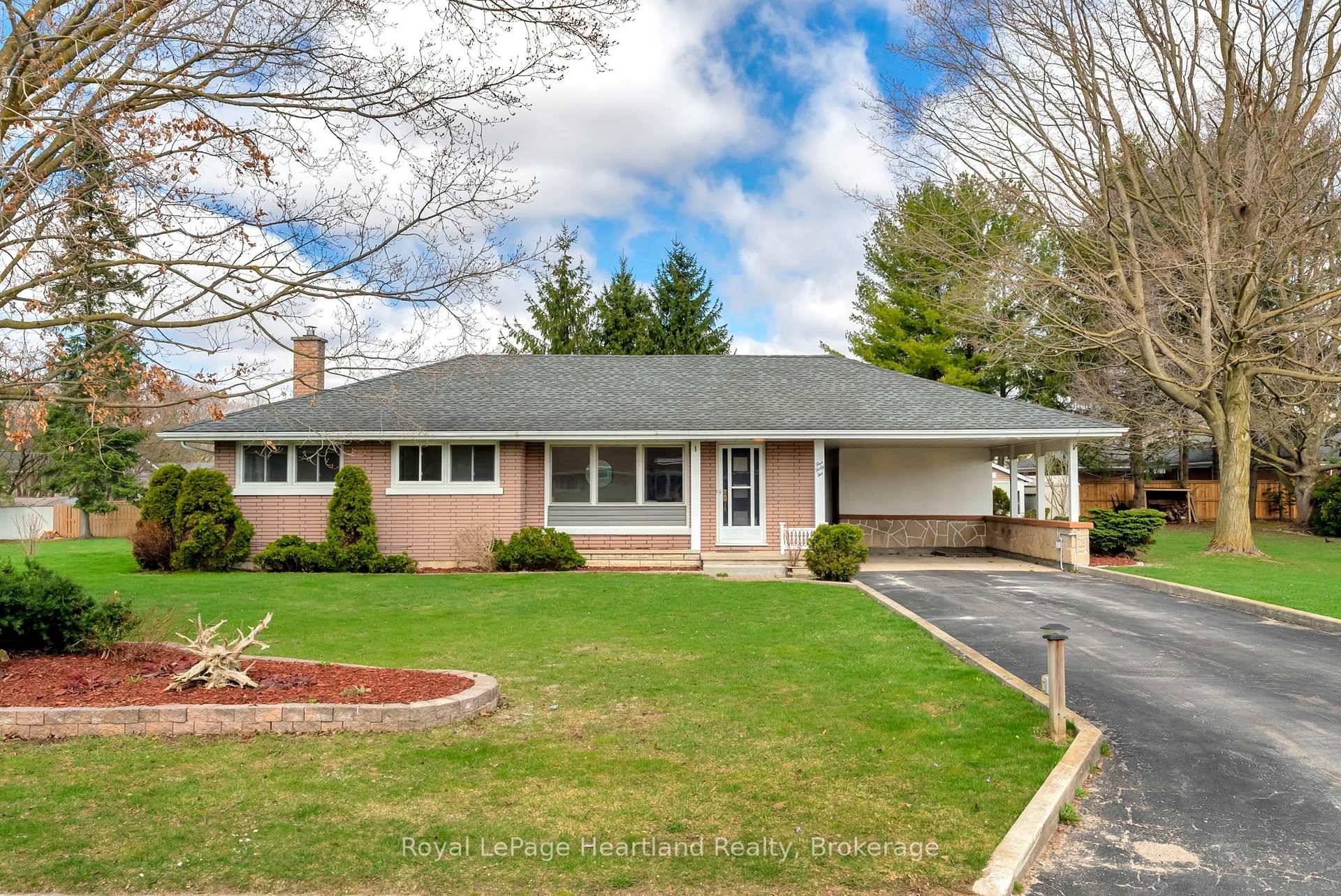 This stunning 3 1 brick bungalow has been completely renovated and sits on an expansive, estate sized lot featuring attractive amp ; welcoming curb appeal, as well as a convenient ...