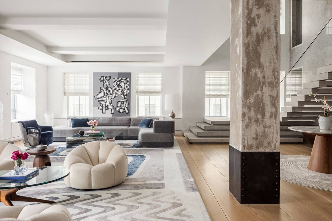 Beautifully renovated Park Avenue duplex with a gracious floorplan allowing for the most elegant living.