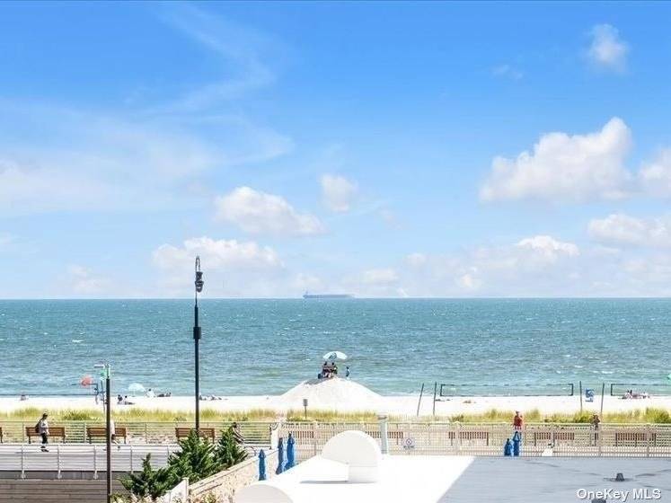 CONDO Welcome to Windward PET OK where coastal living meets convenience !