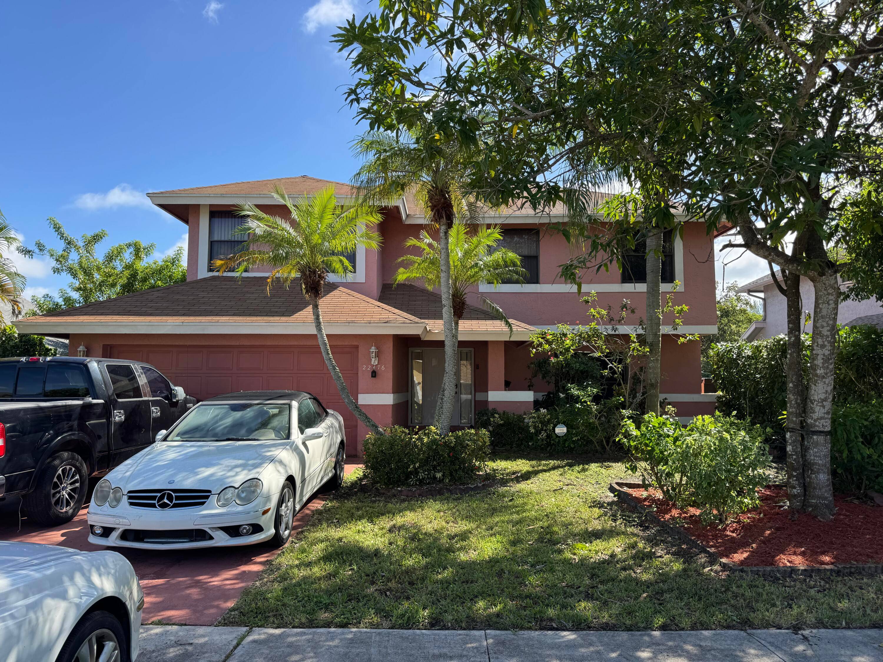 Opportunity knocks in the highly sought after Boca Winds community of Boca Raton !