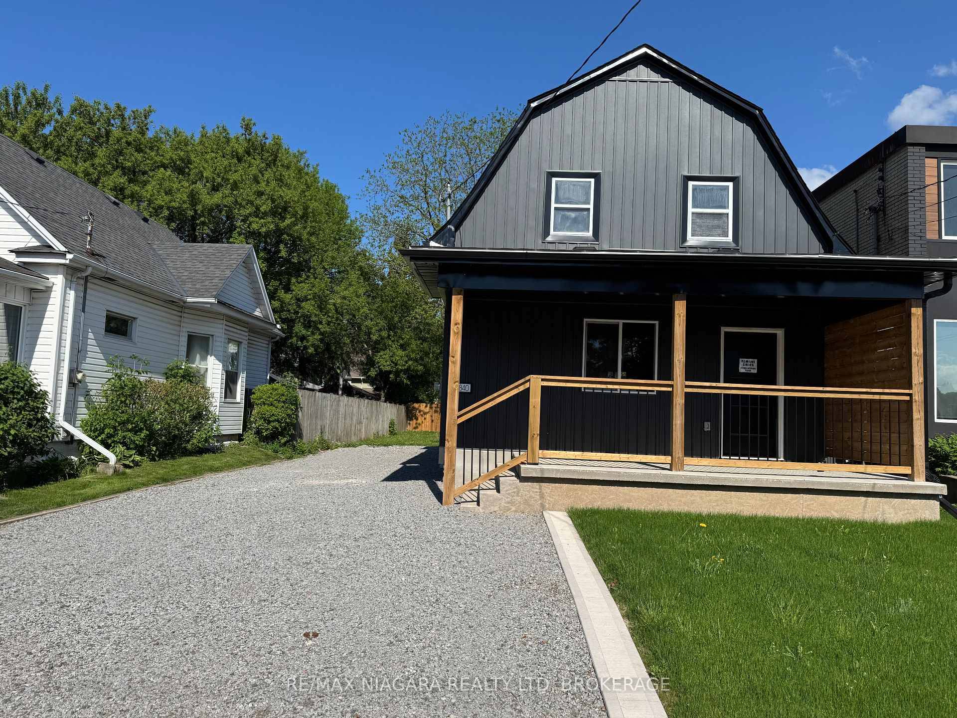 Discover this beautifully updated home, perfectly situated in the heart of Niagara Falls and surrounded by all the amenities you need !
