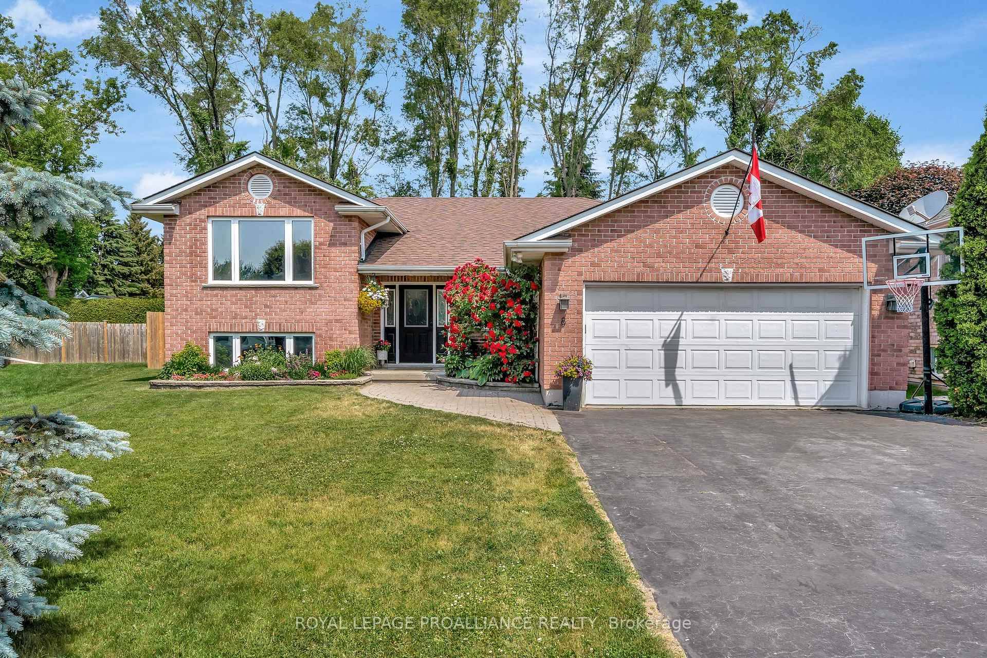 Picture perfect 4 bed, 3 bath family home, a short walk to local schools and shopping, in a wonderful established neighbourhood in Brighton.