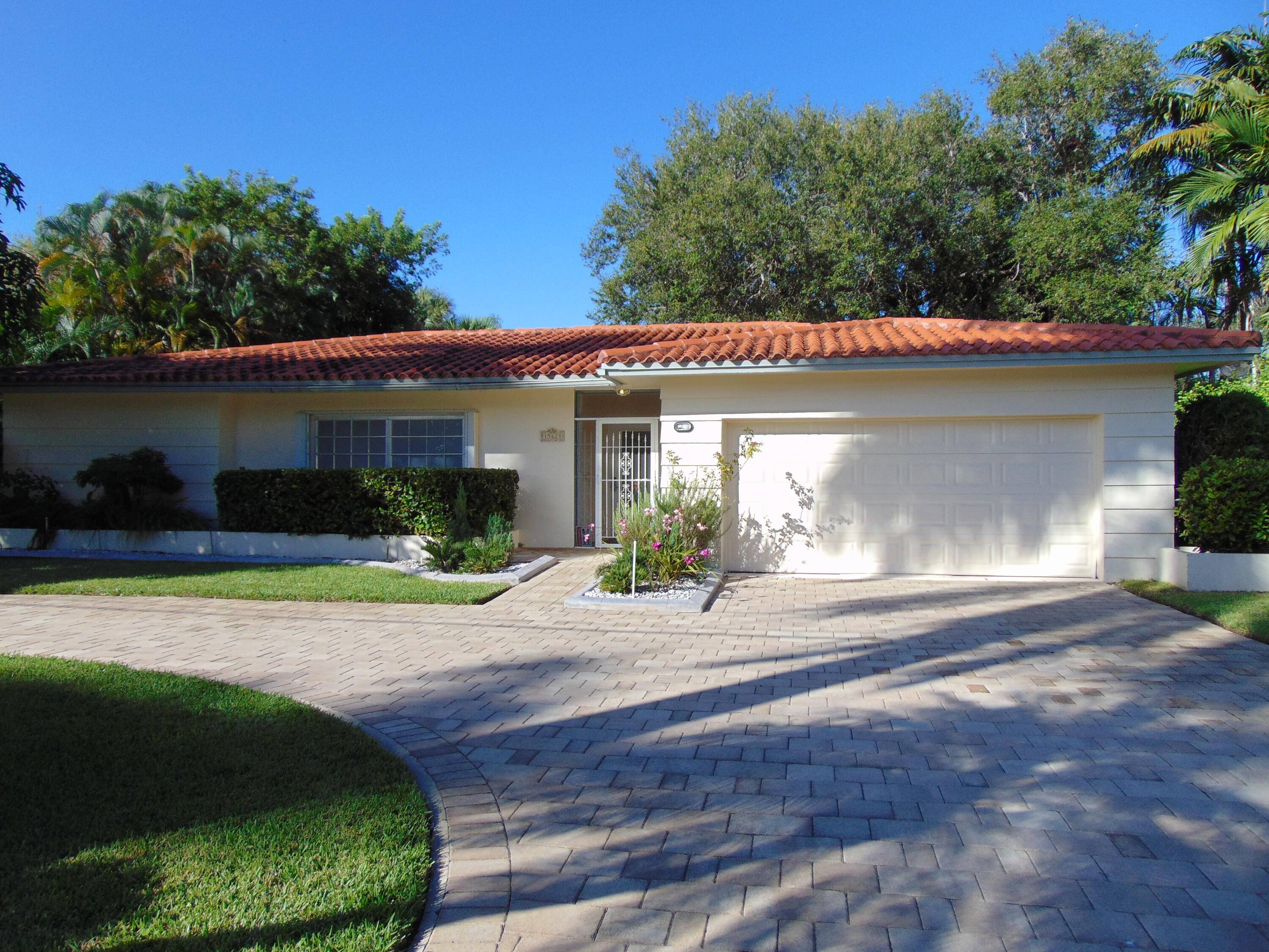 Beautiful spacious split plan 4 bedroom 2 bath home with considerable open back yard and canal frontage.