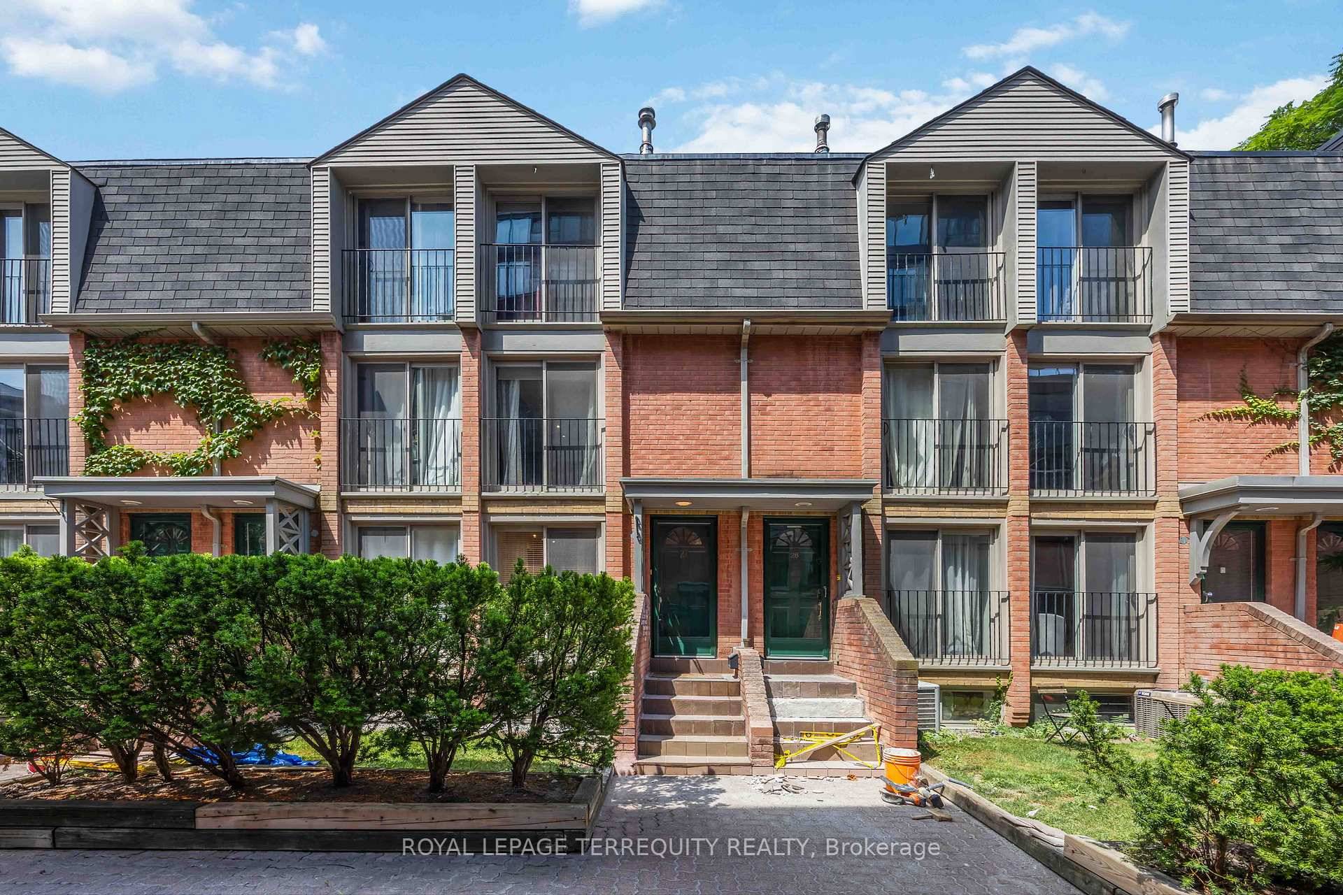 Welcome to 325 Jarvis Street a beautifully designed fully furnished 3 storey condo townhouse that perfectly blends charm and character.