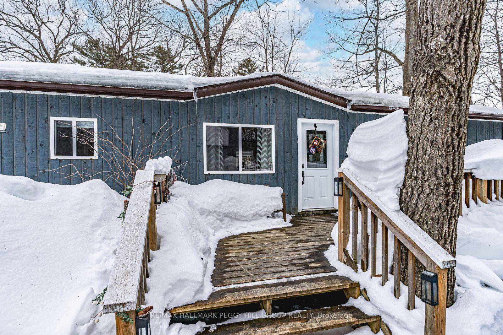 BREATHTAKING VIEWS amp ; ENDLESS OUTDOOR ADVENTURES AT THIS WATERFRONT ESCAPE !