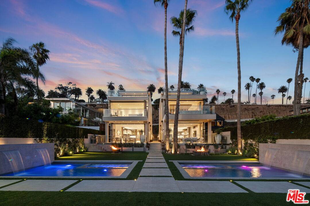 938 -940  Palisades Beach Rd 11BR Santa Monica La