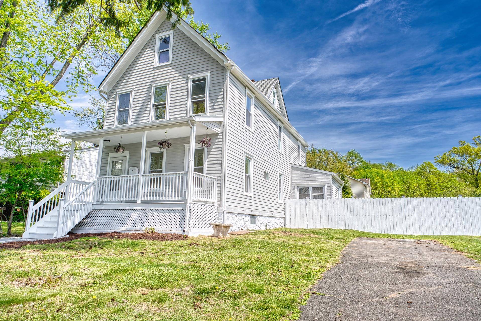 Rent to own option available ; terms subject to separate agreement.