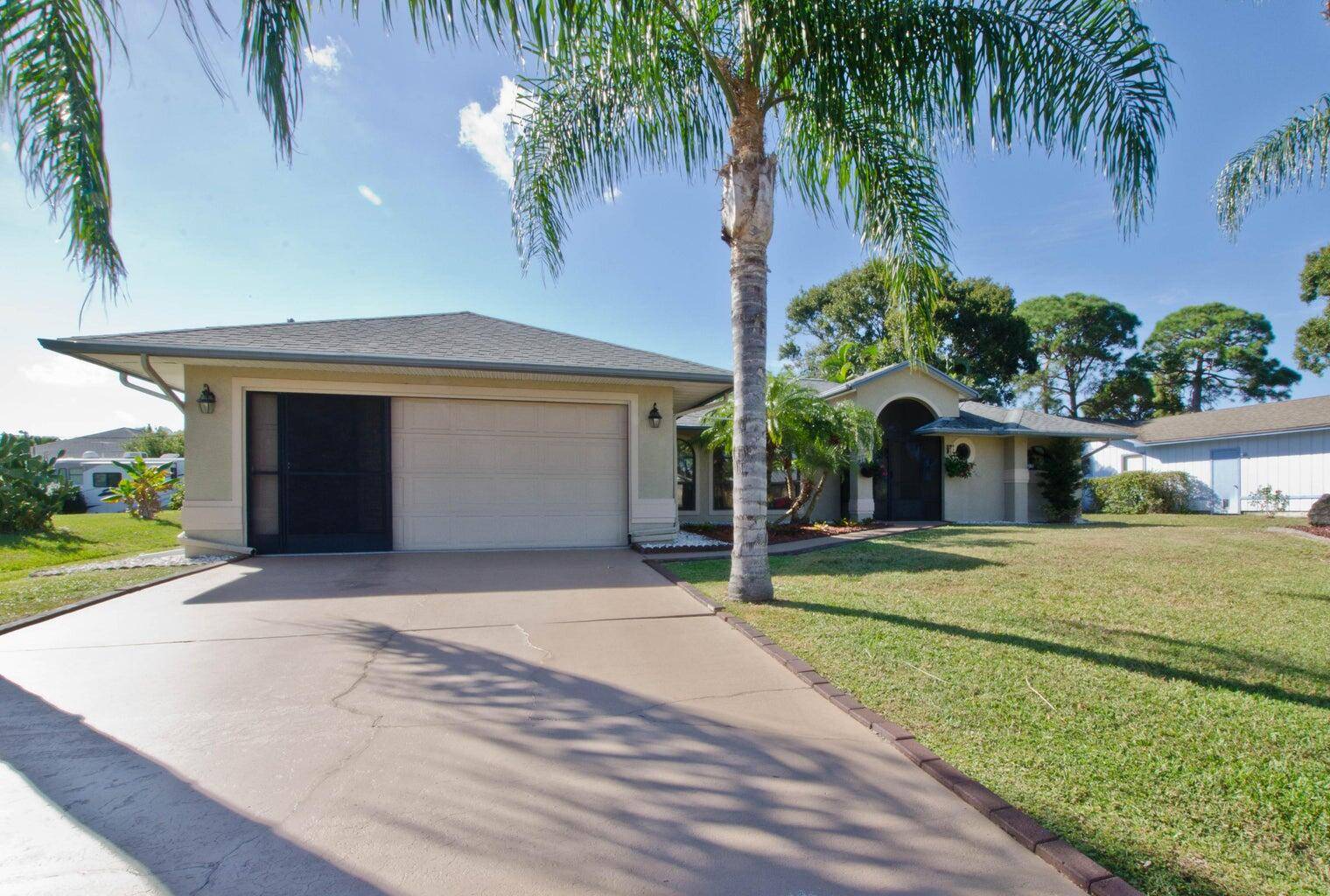 Gorgeous Pool Home in East Port St.