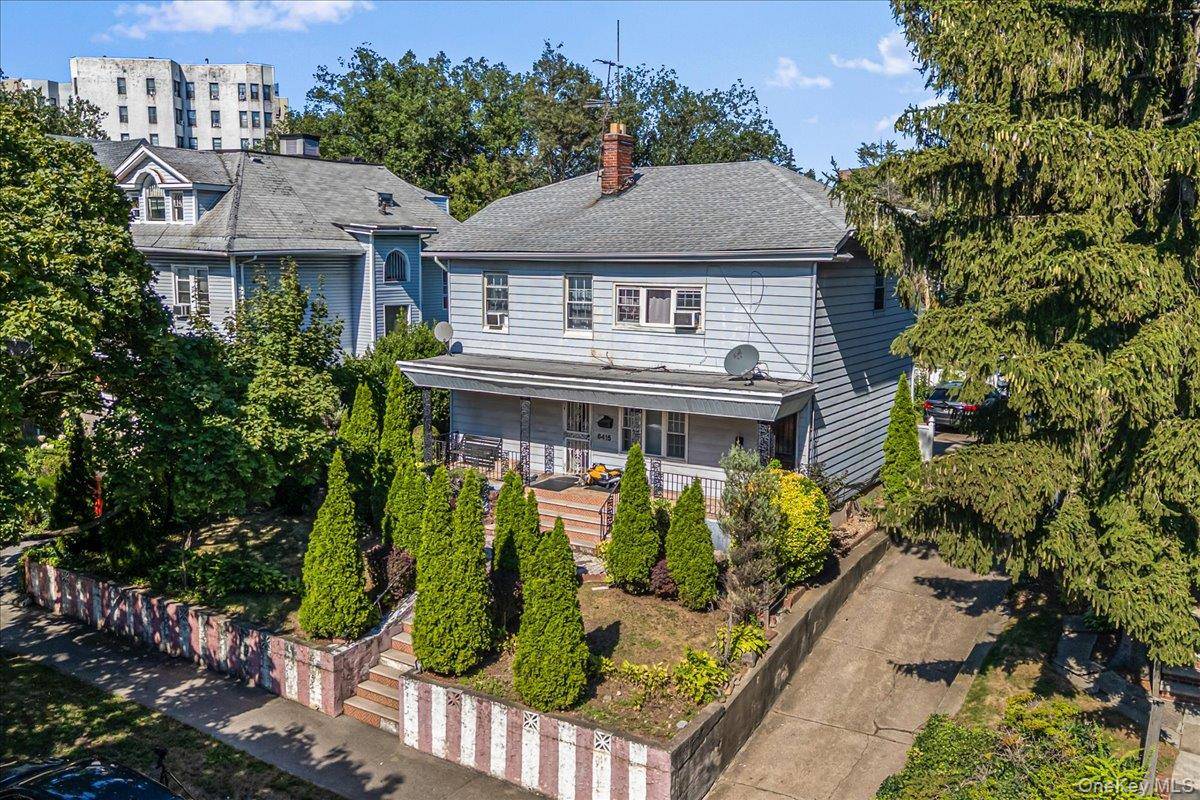Investment opportunity in the heart of Kew Gardens !