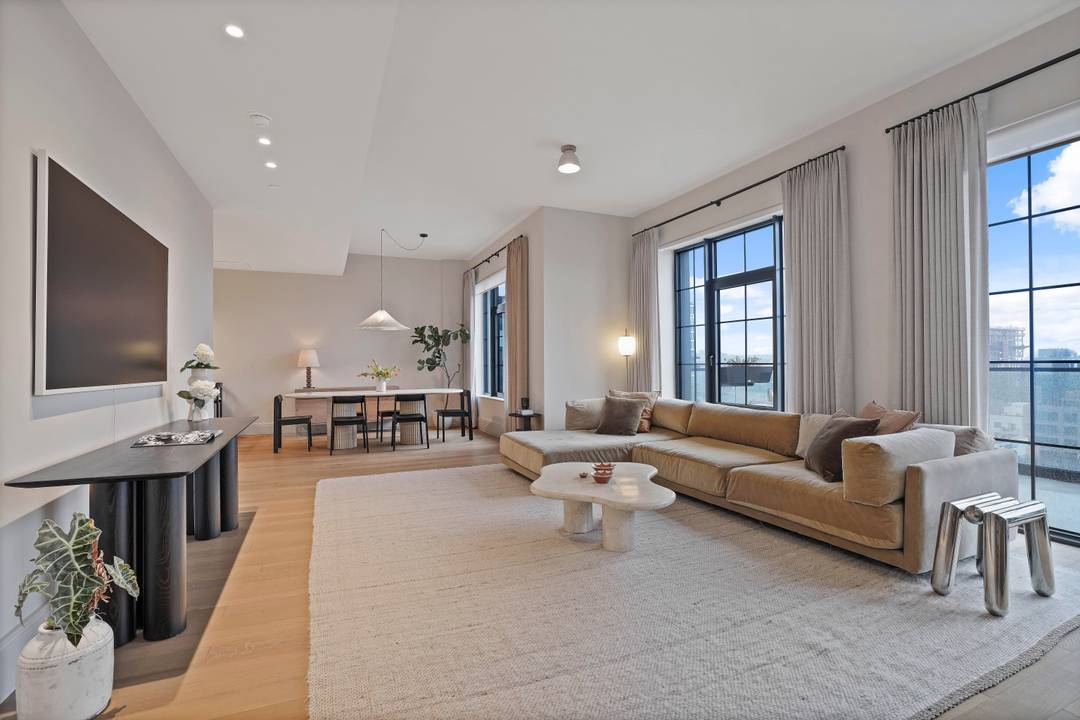 For the Discerning Few Dramatic Three Bed with Incredible Views in Charismatic Post House Palatial scale and refined design define this exceptional tenth floor three bedroom, two and a half ...