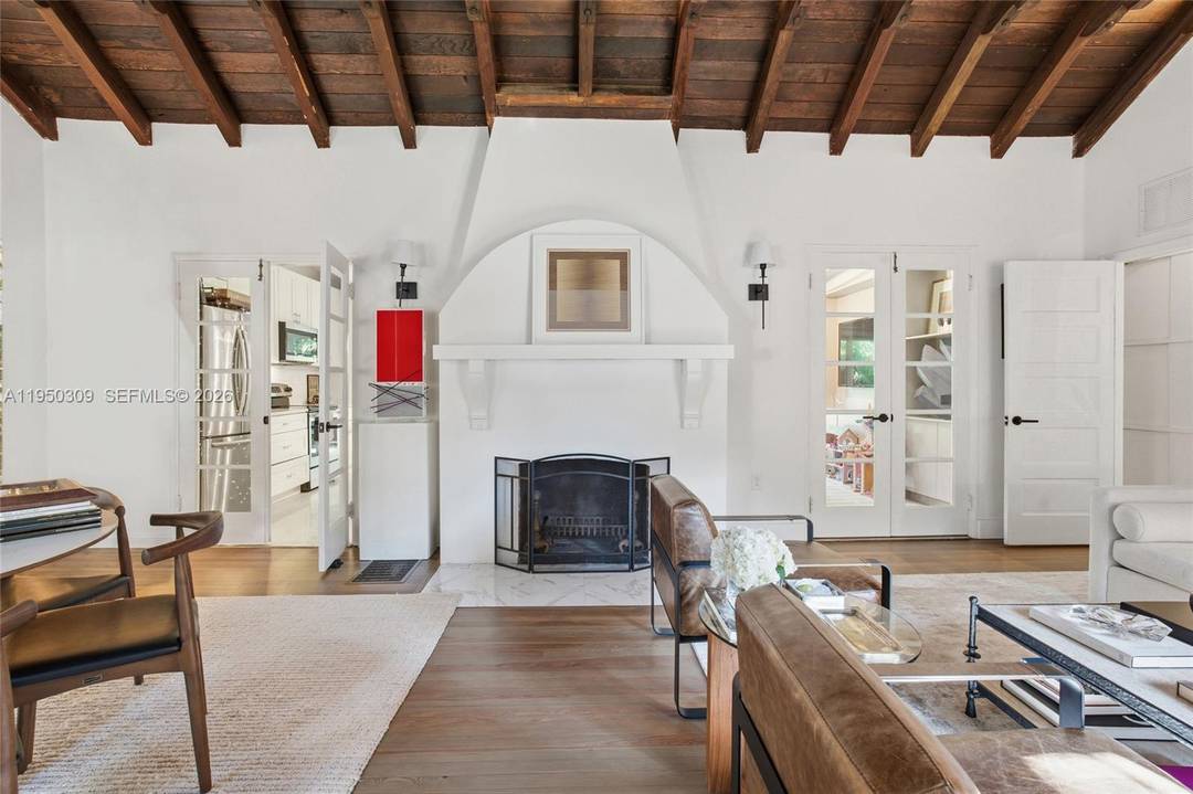 Updated 3 Bedroom, 2 Bathroom Home on Rare Double Lot in El Portal Charming and updated 1930s bungalow in the heart of El Portal, situated on a rare double lot ...