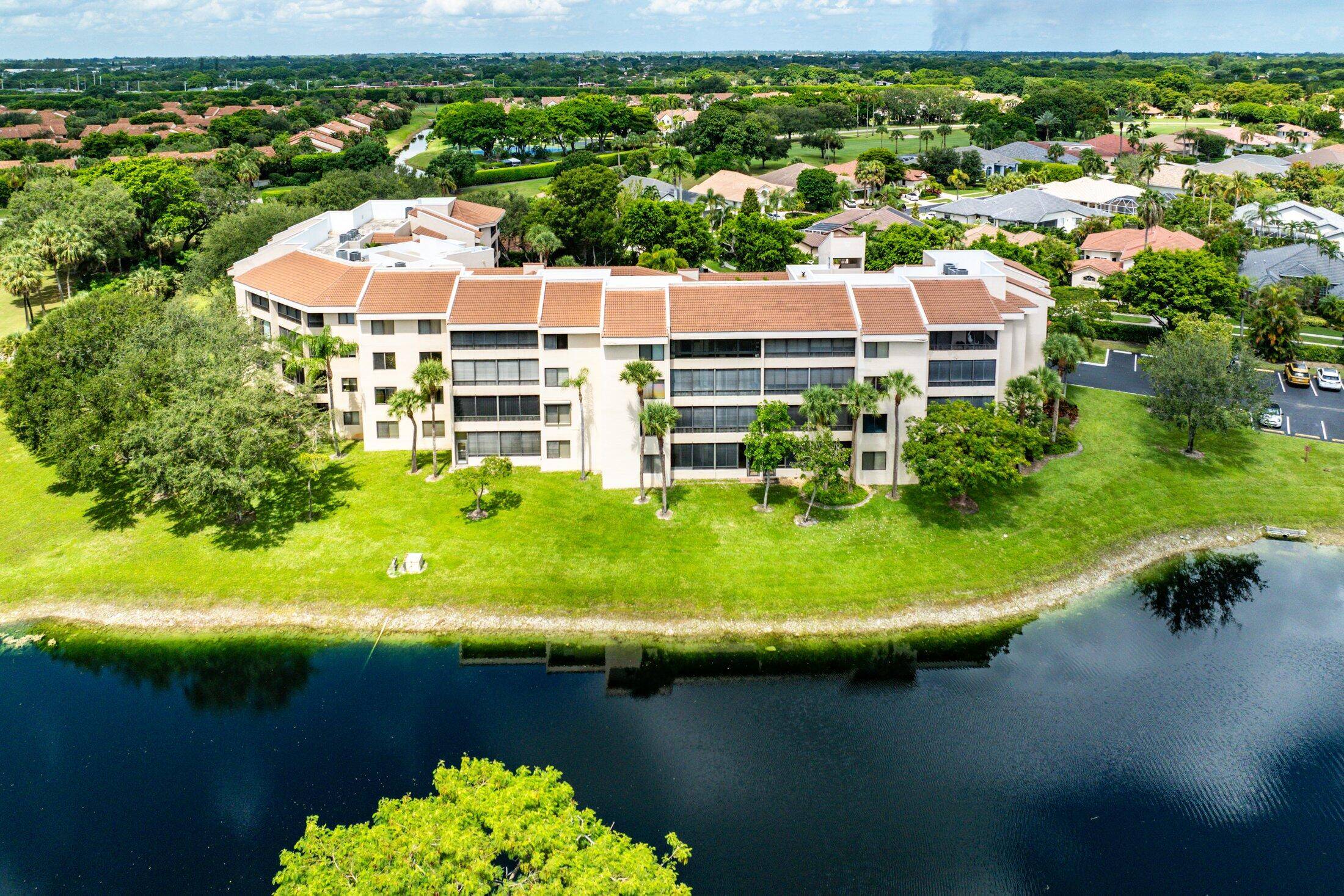 Immaculate rare modern condo with 2 bedrooms and 2 bathrooms encompassing 1, 601 sq ft of living space and located on the top floor 4th and therefore has 9.