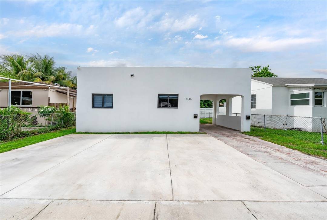 Income Producing Multi Unit Property Exceptional investment opportunity just 5 minutes from Wynwood and the Miami Design District.