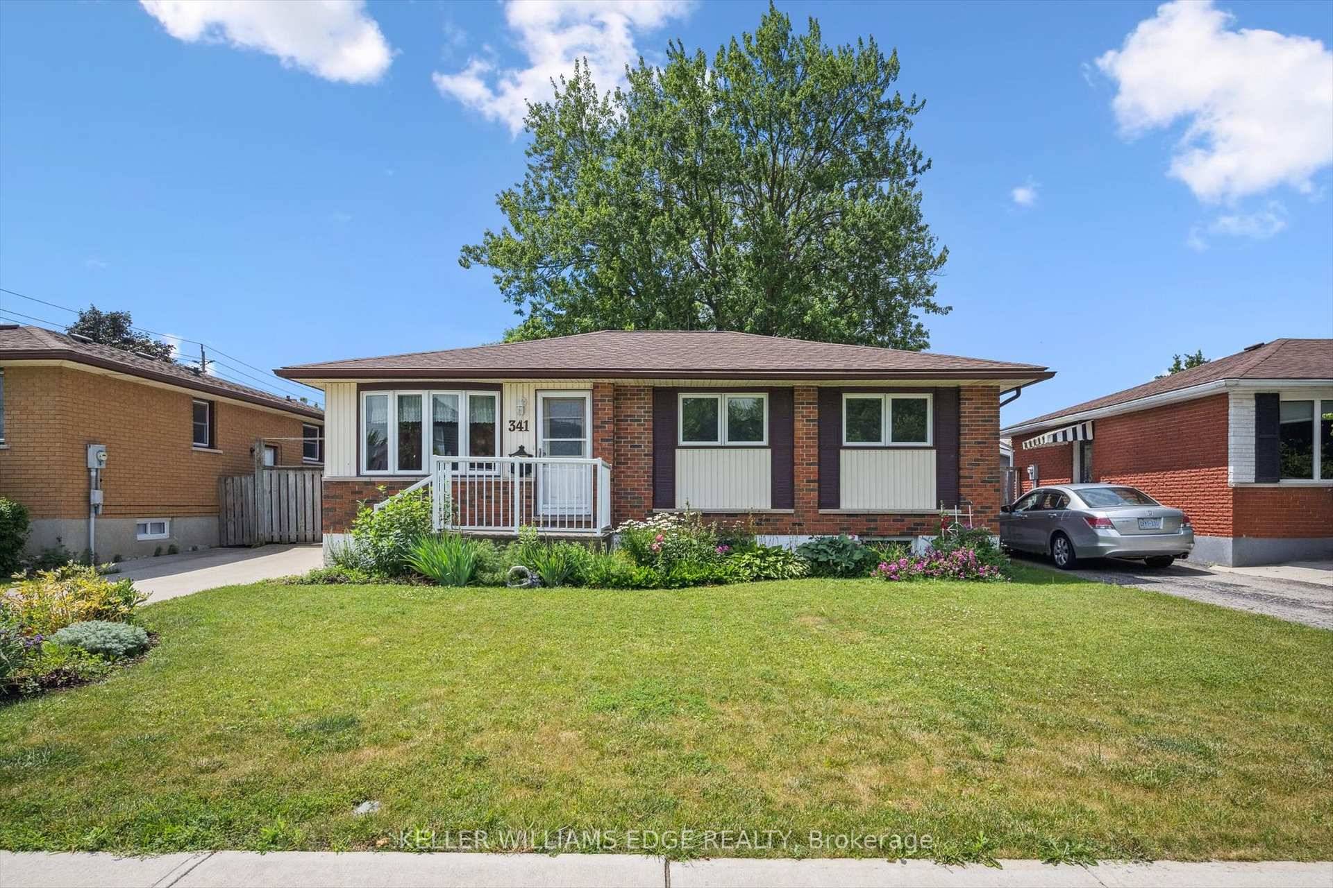 Desirable Stratford location in a mature neighbourhood close to the Stratford Hospital, schools and parks !