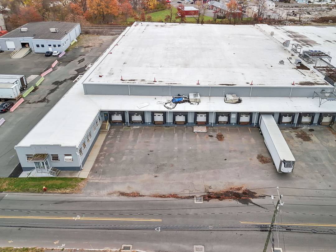 Centrally located industrial property in the Greater Hartford Submarket with easy access to I 84, I 91 and 291, and 20 minutes from Bradley airport.