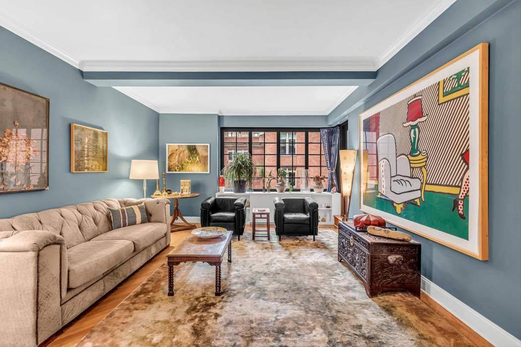 Perfect 2 bedroom 2 bathroom residence with private terrace, ideally located at 77th right off Third Avenue.
