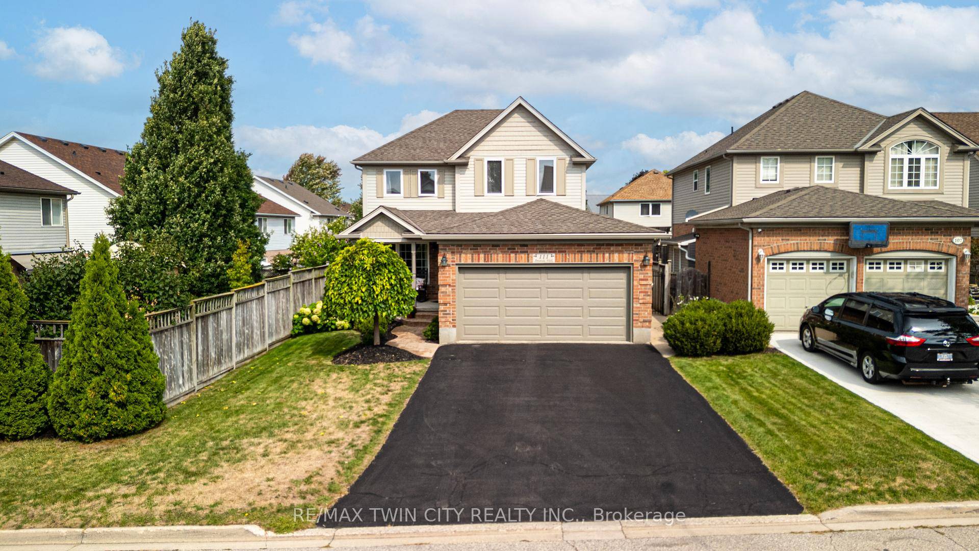Spacious 4 Bedroom Home in Sought After Hespeler Welcome to this beautifully maintained 2 storey family home offering the perfect blend of space, comfort, and convenience in one of Hespelers ...