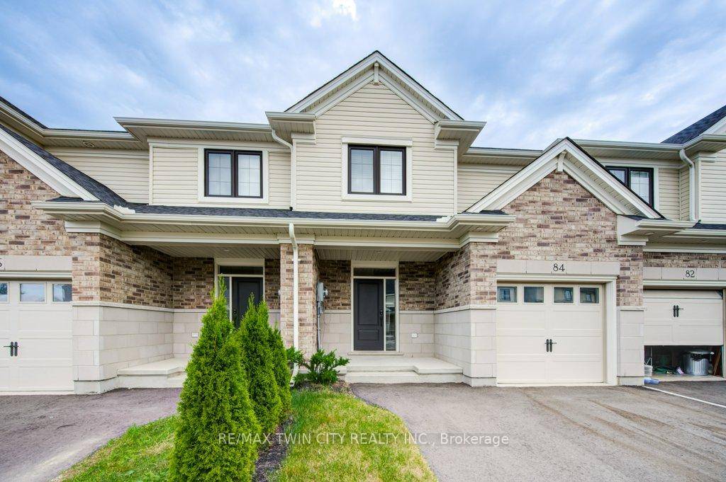 Welcome to this beautiful freehold townhouse located in a desirable neighborhood in the charming town of Tillsonburg.