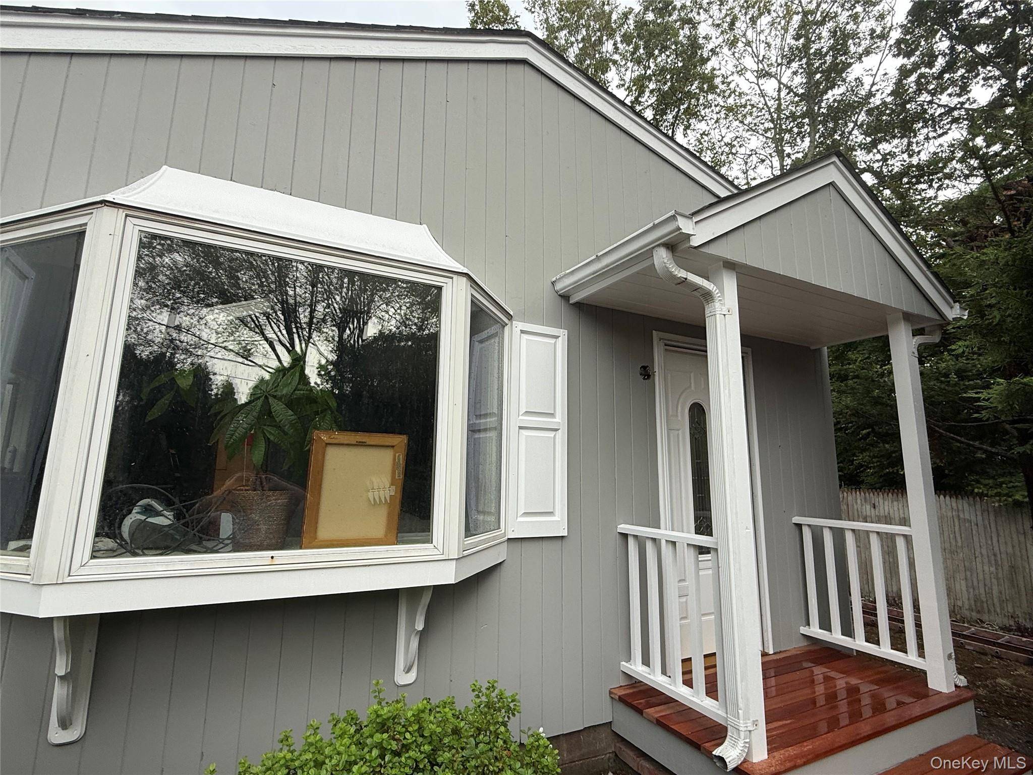 This 0. 34 acre property features a 1.