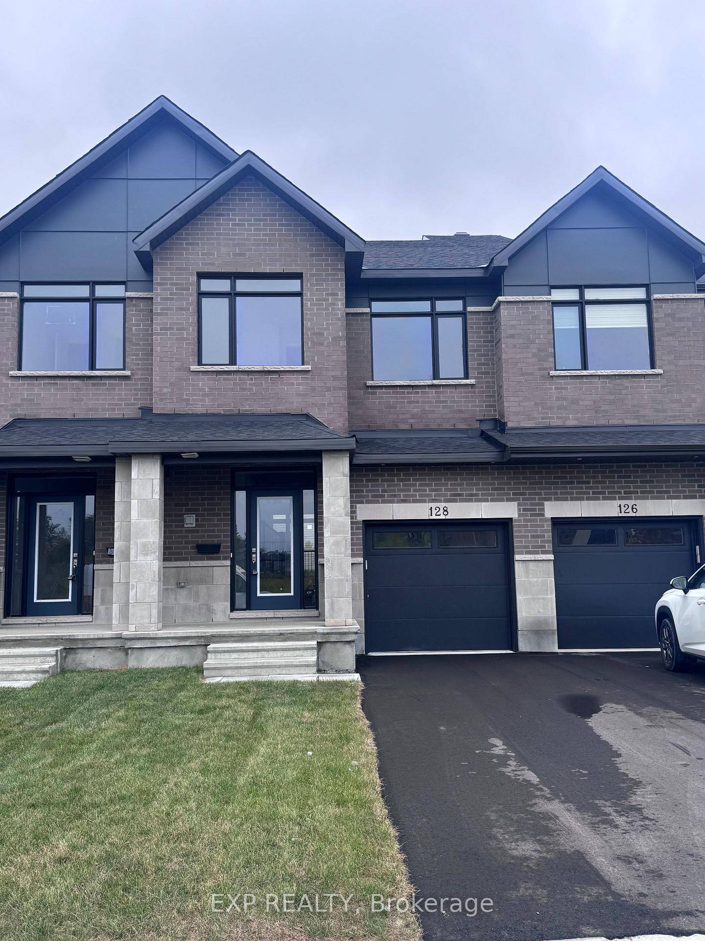 Welcome to this stunning brand new 3 bedroom luxury townhome located in the neighbourhood of Barrhaven's Heritage Park.