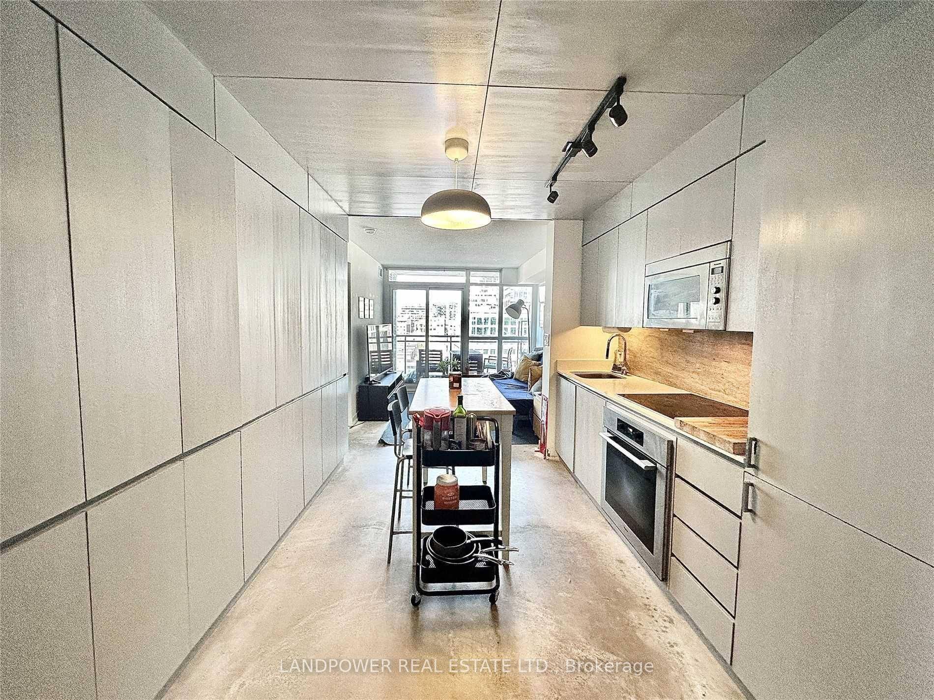 Spacious amp ; Functional 2 Bedroom amp ; 1 Bathroom Unit In The Heart Of Downtown Cityplace.