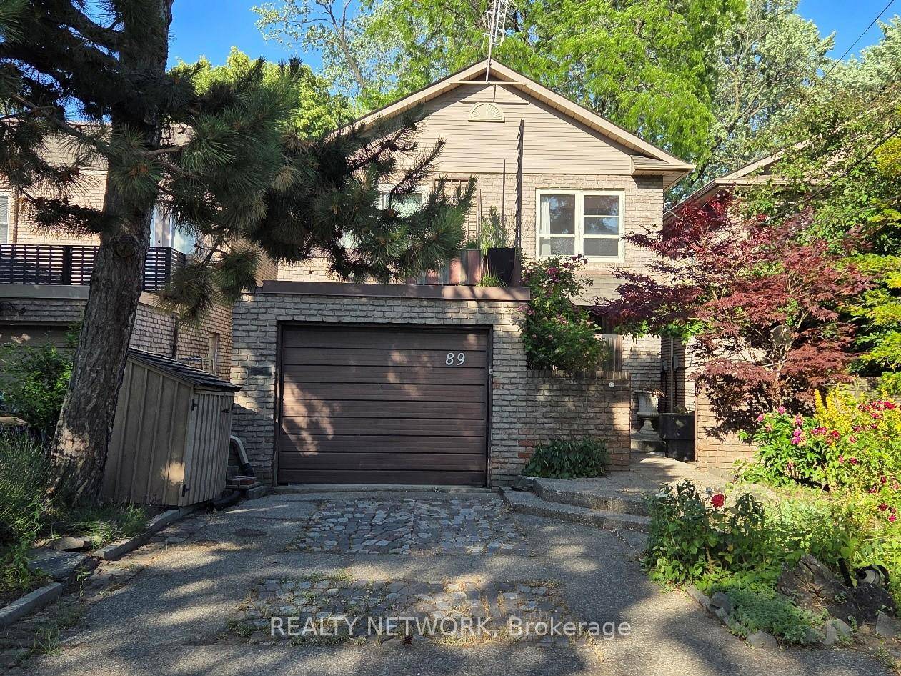 Spacious Family home in prestigious Chaplin Estates Forest Hill.