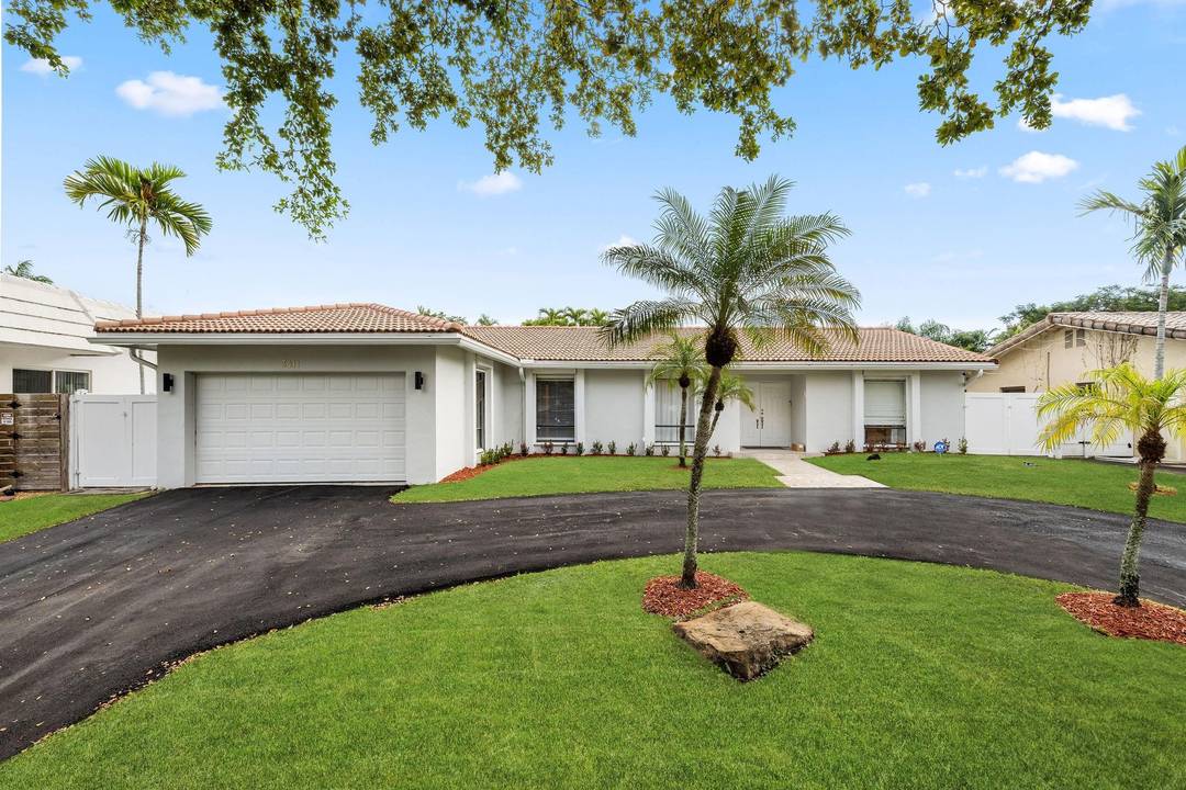 This 5 bedroom, 3. 5 bathroom residence features a well designed layout with generous living spaces and thoughtfully separated bedrooms, offering flexibility for family living, guests, or work from home ...