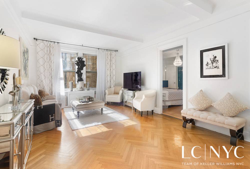 WHITE GLOVE, HOTEL LIVING ON PARK AVENUE !