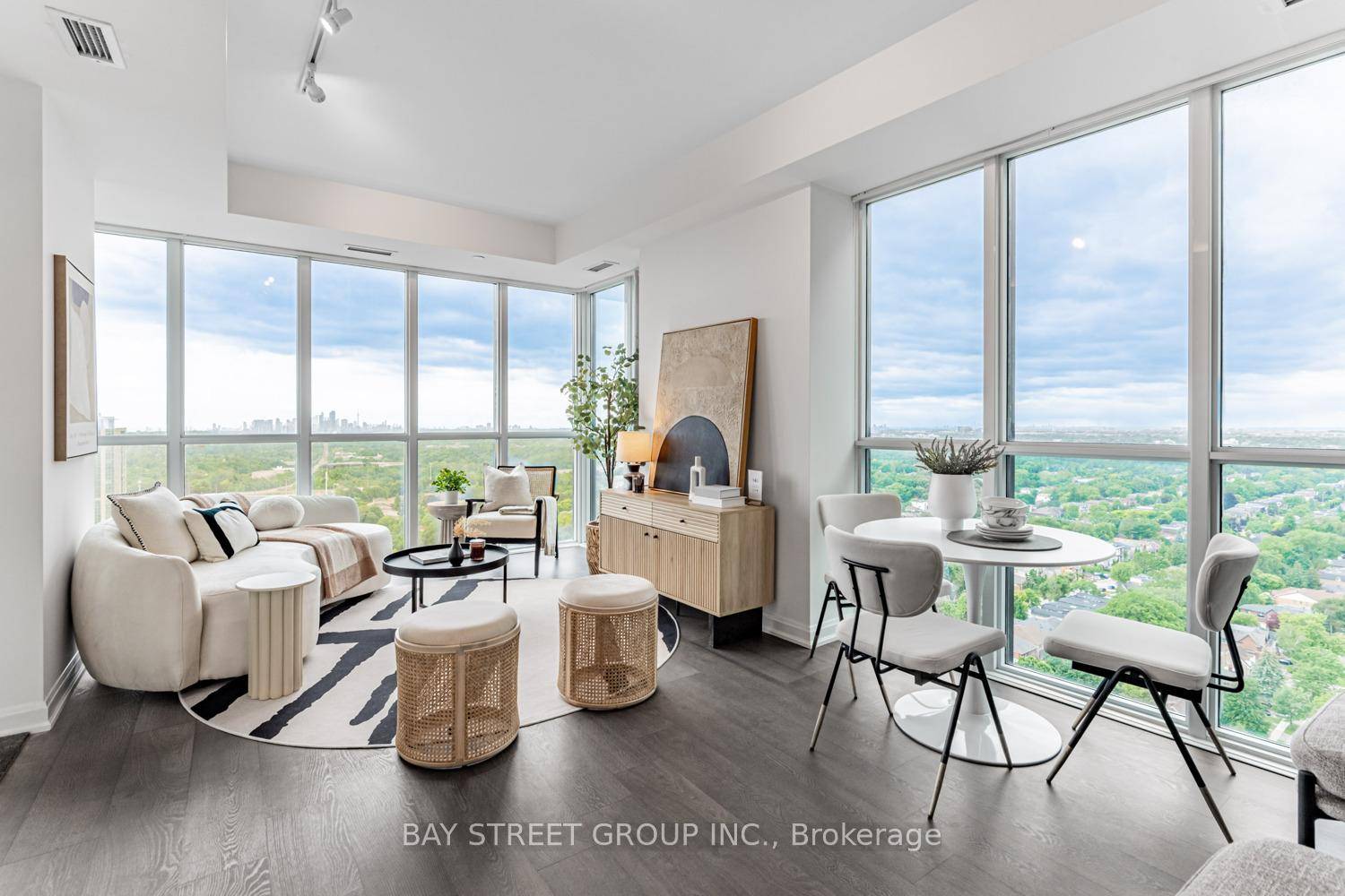 Prime Location at Yonge amp ; Sheppard !