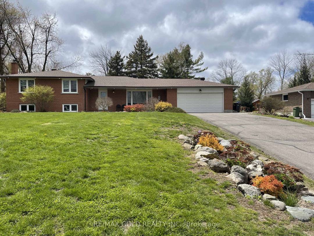 4 Big Bedrooms And 3 bath in the house.