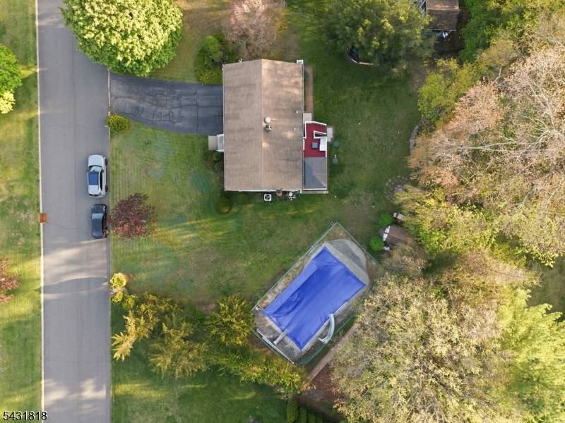 Beautiful 3 bedroom, 2 bath custom home located on a quiet street in desirable Oak Ridge.