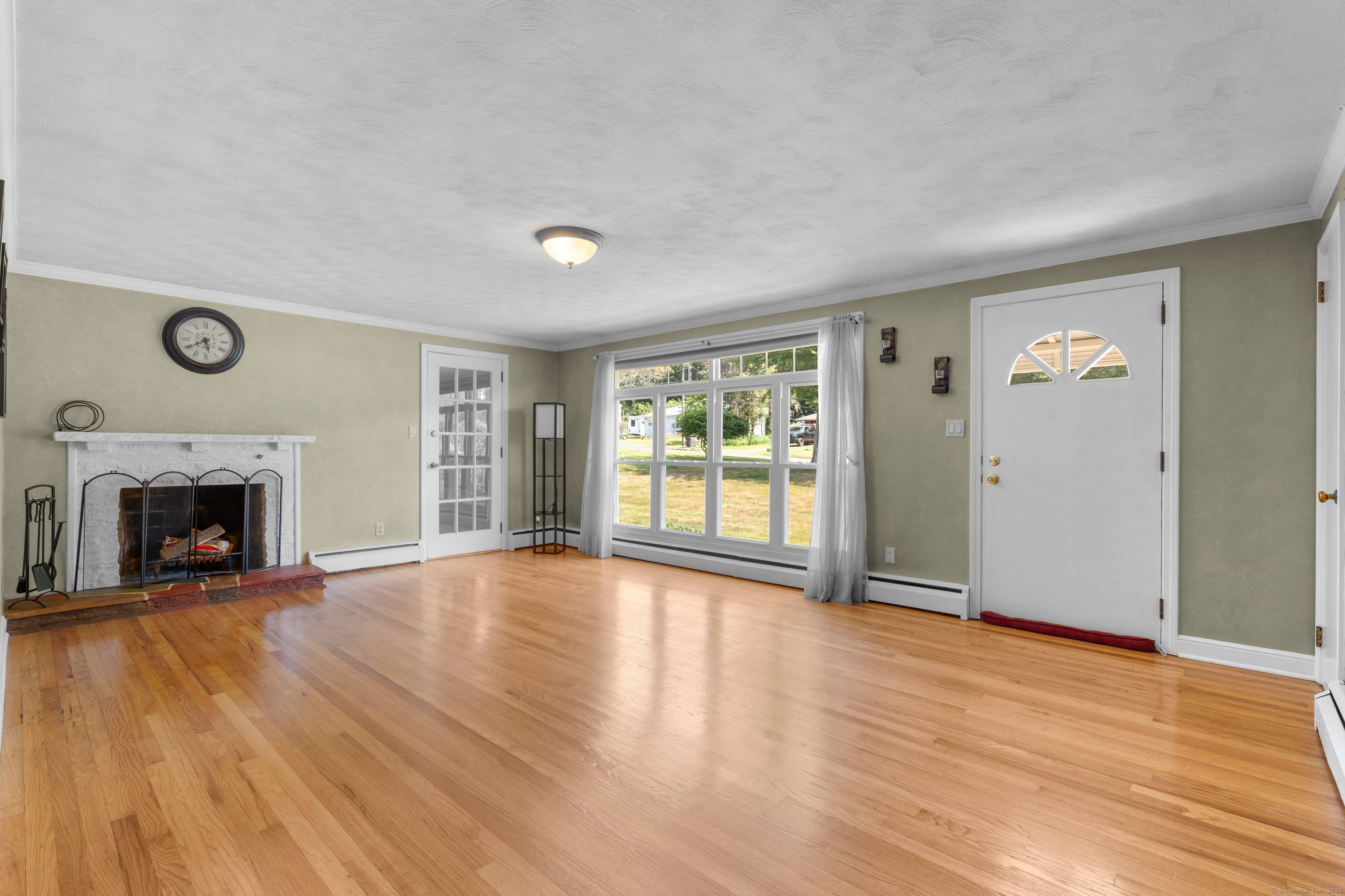 Welcome home to this gorgeous ranch style gem in desirable Cheshire !