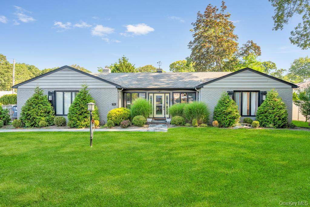 this beautifully maintained 3 bedroom, 2.