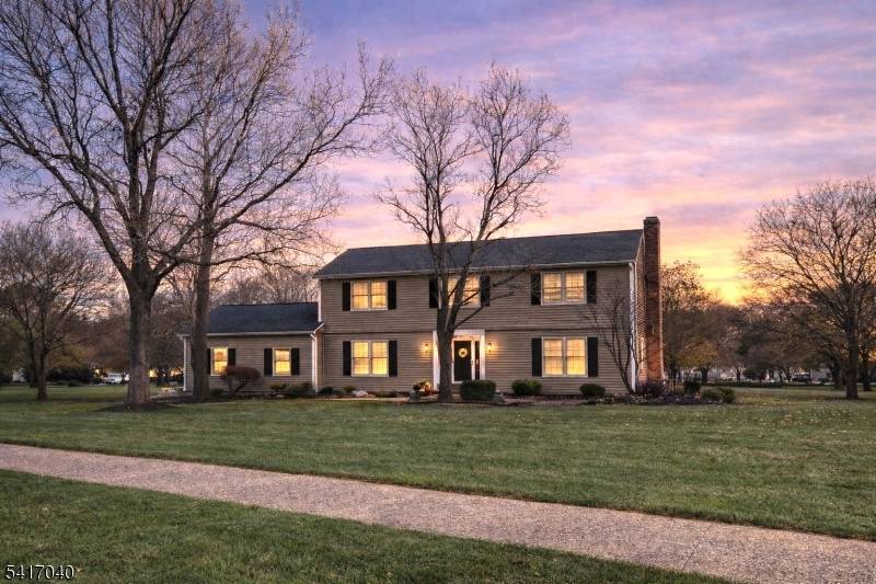 PRICE REDUCTION 2 23 ! ! Discover this stunning 2, 450 sq ft nearly 3, 000 total sq ft home featuring 5 bedrooms and 2.