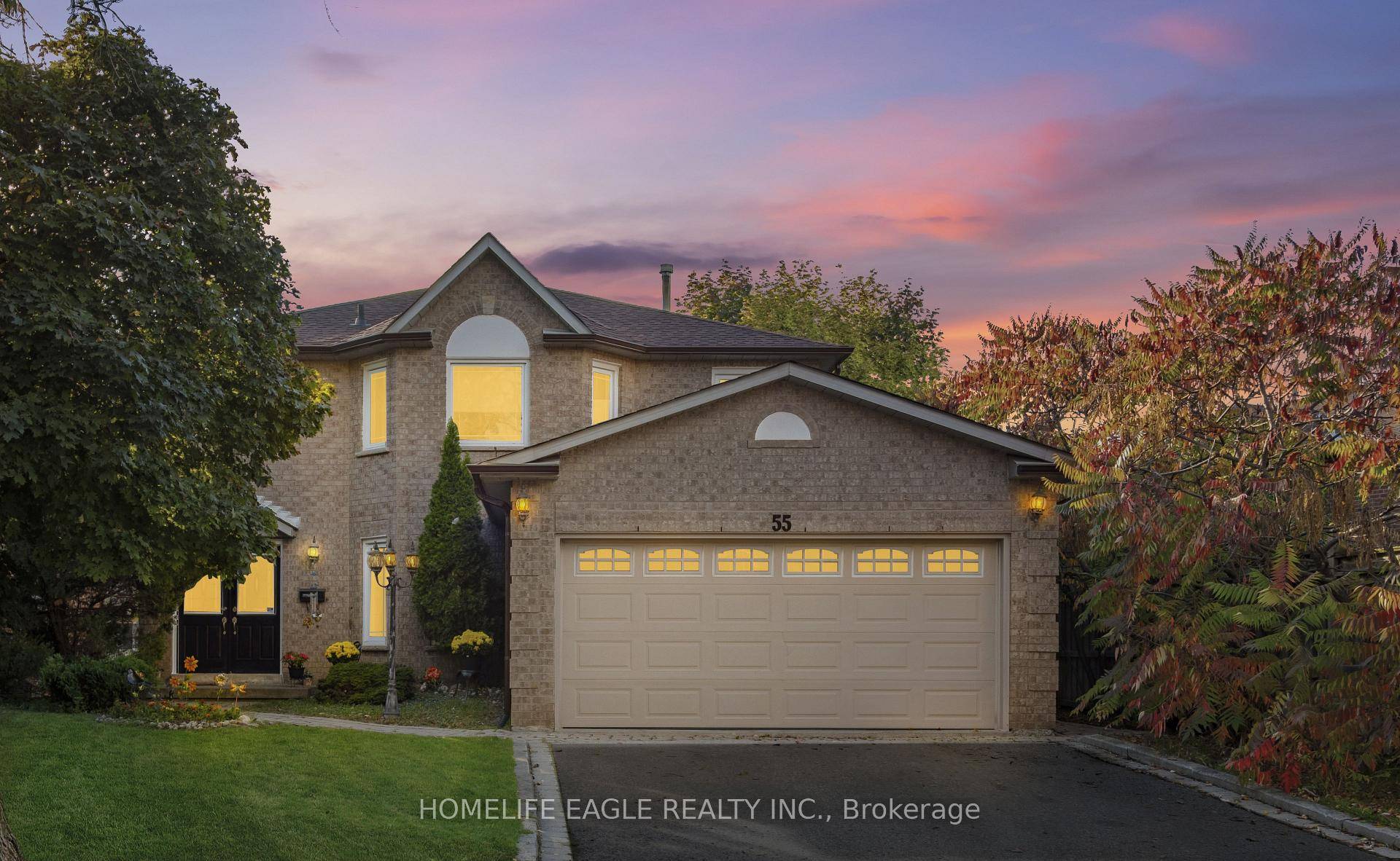 Stunning 2 Story Detached 4 1 Bed Located On A Quiet Family Friendly Street In Prestigious Aurora Village Open Concept Living amp ; Family Rm w Cozy Fireplace Formal Dining ...