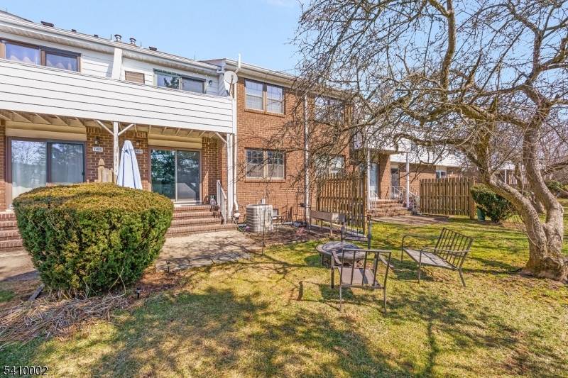 Excellent opportunity to live in the desirable Kimberwyck II community in Hillsborough, NJ !