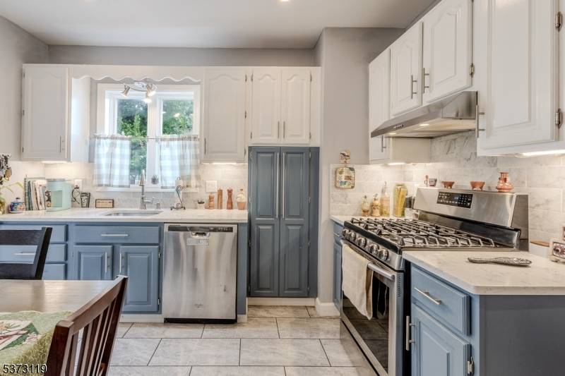 Avon St Roselle Park Boro New Jersey Single-Family