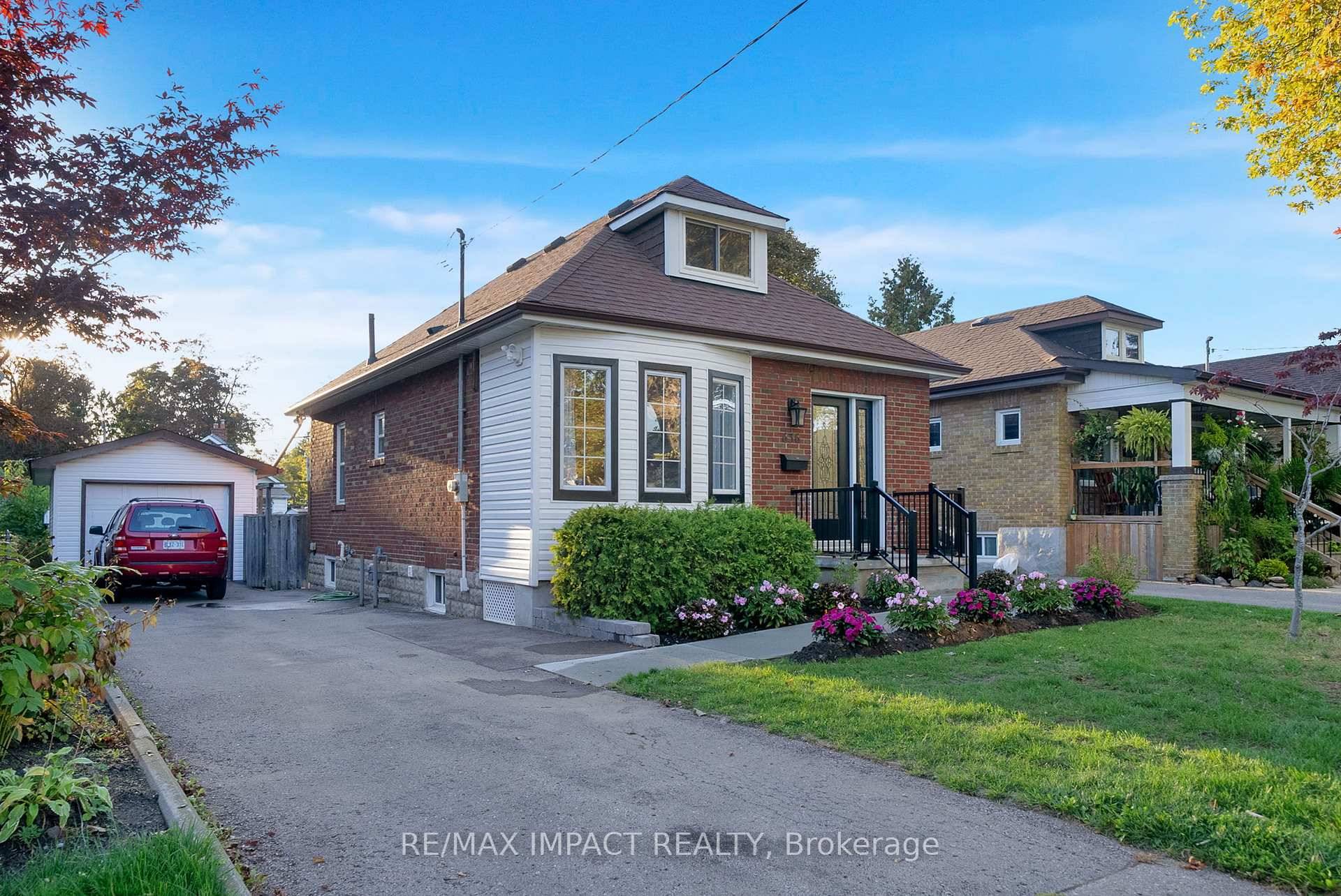 Beautifully Renovated Home in a Sought After Family Neighbourhood !