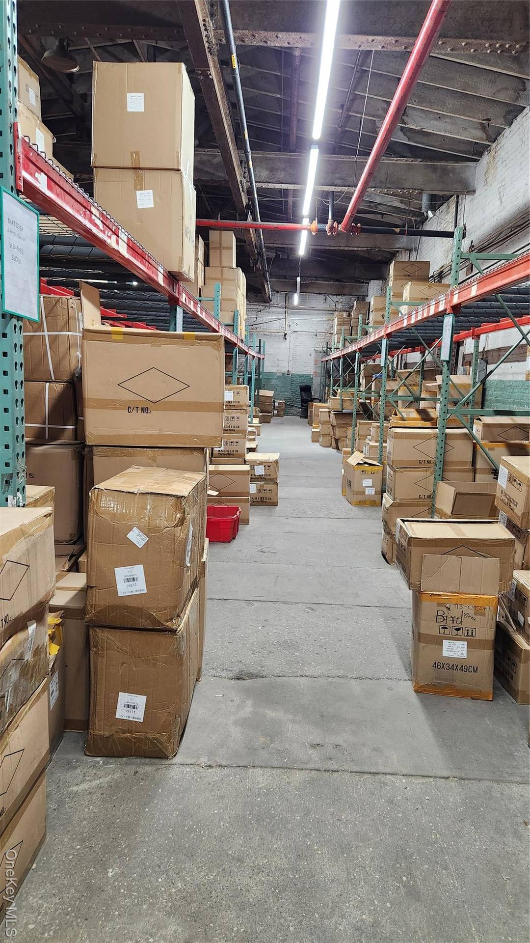 Prime location in College Point, minutes' to major highway and Flushing downtown.