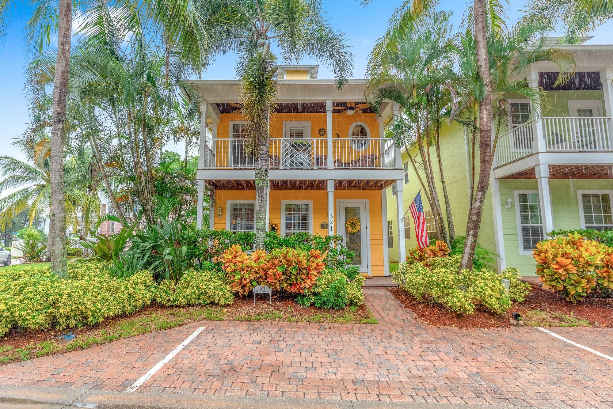 Stuart Cay ! Downtown Stuart living at it's finest.