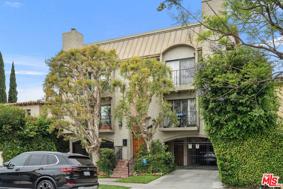 839 S Holt Ave 2BR Beverlywood La