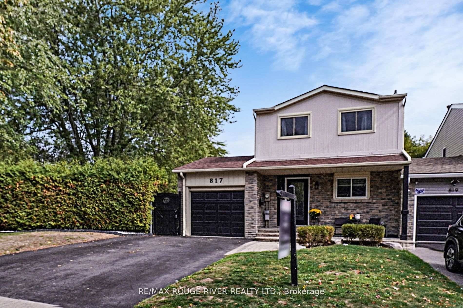 Lakeside Living in Sought After West Ajax !