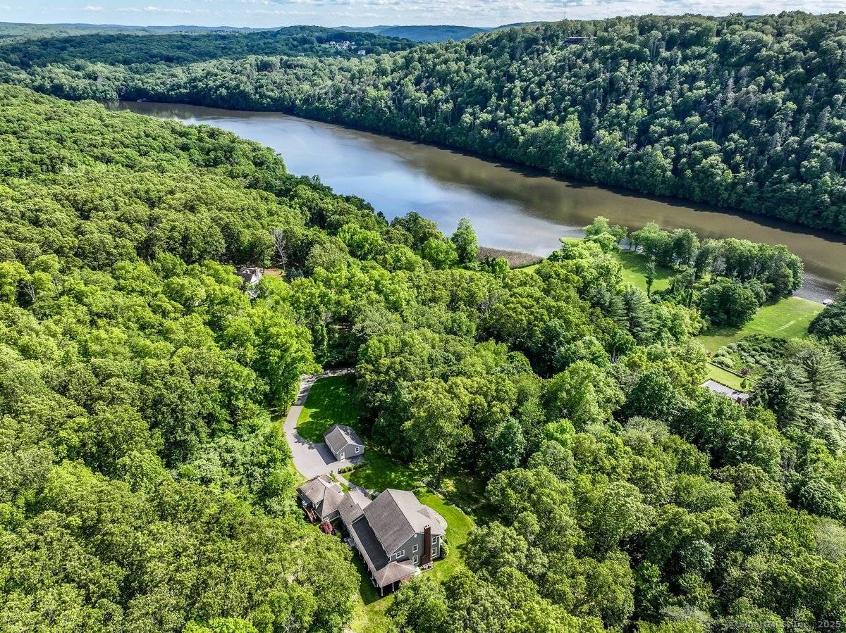 A lifestyle is available to you in an area of luxury homes, surrounded by privacy.