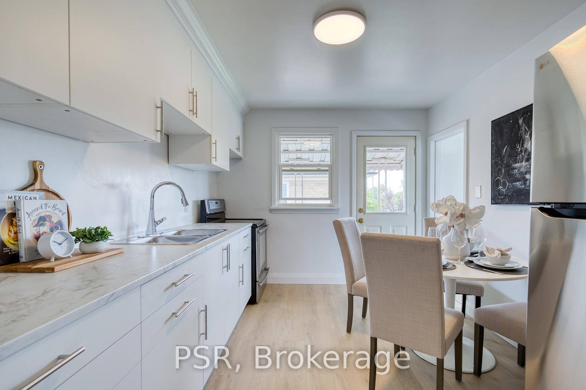 Investor Alert ! Triplex with Development Potential !