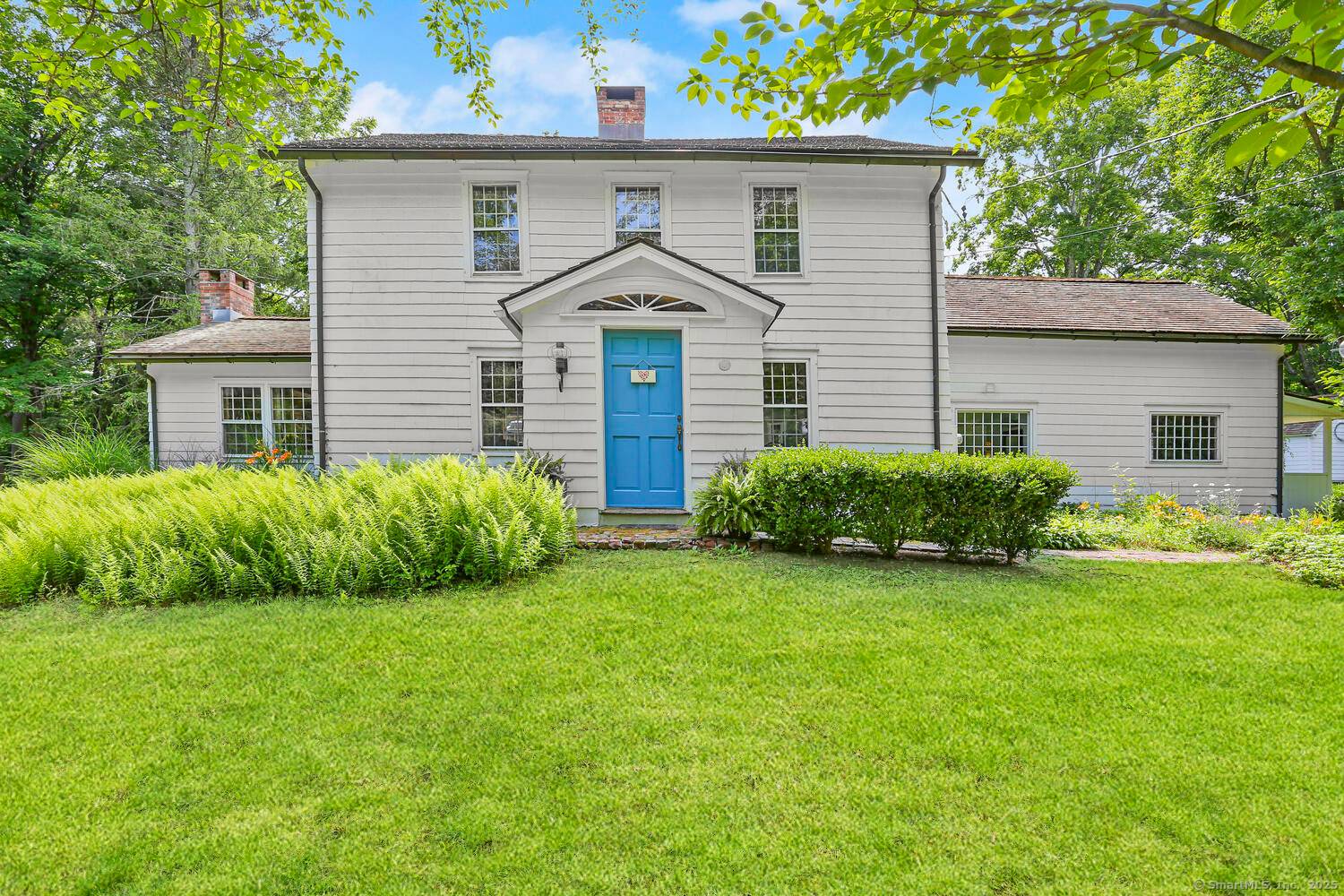 RARE GEM IN LOWER WESTON Minutes to Everything !