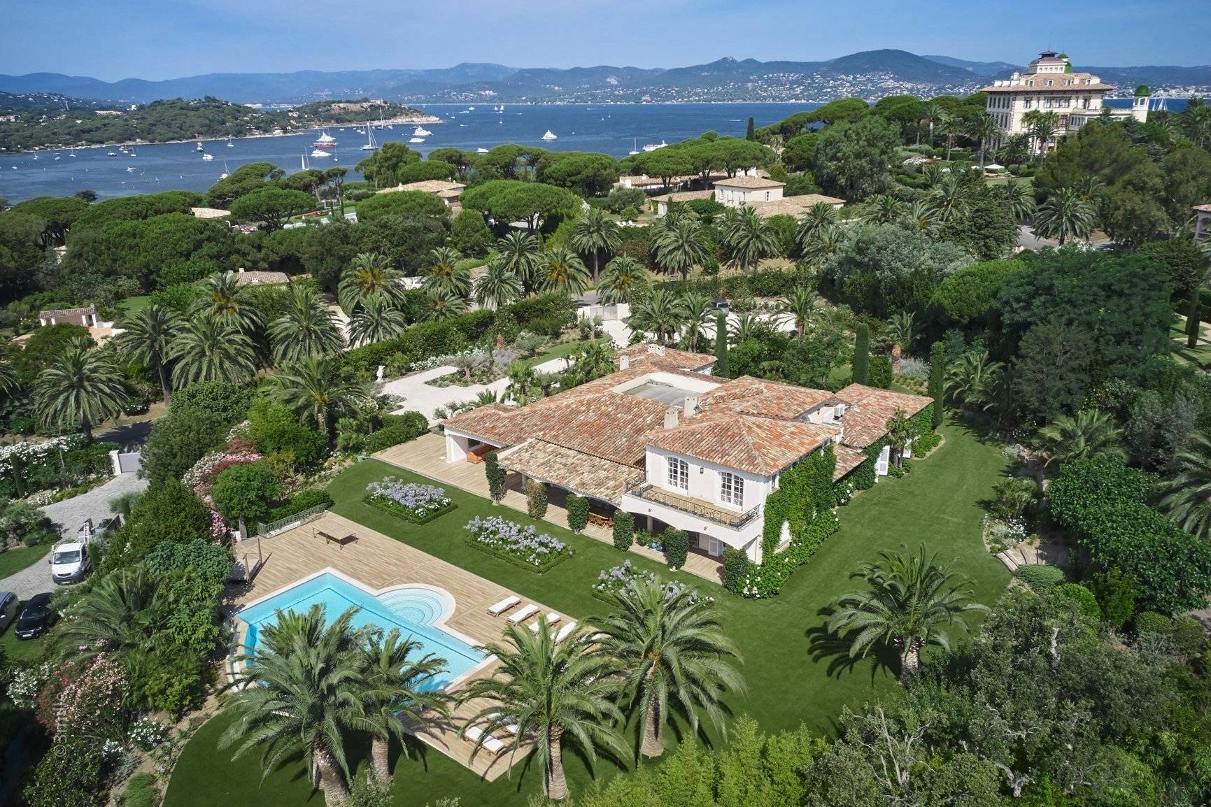 Parks of St Tropez - Beautiful bastide – Large volumes