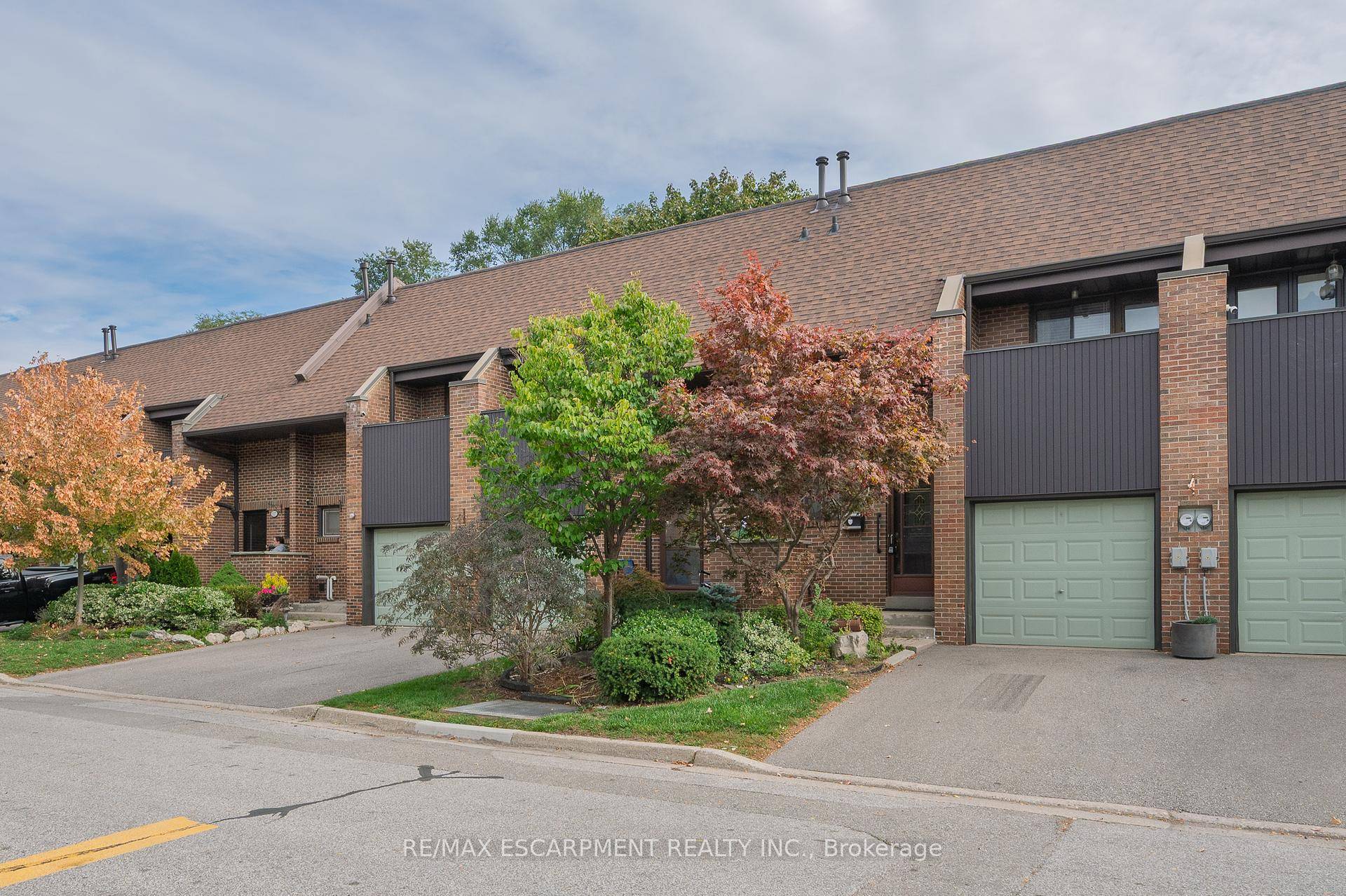 This spacious townhouse in Kingsview Village offers endless potential in a family friendly, well managed community.