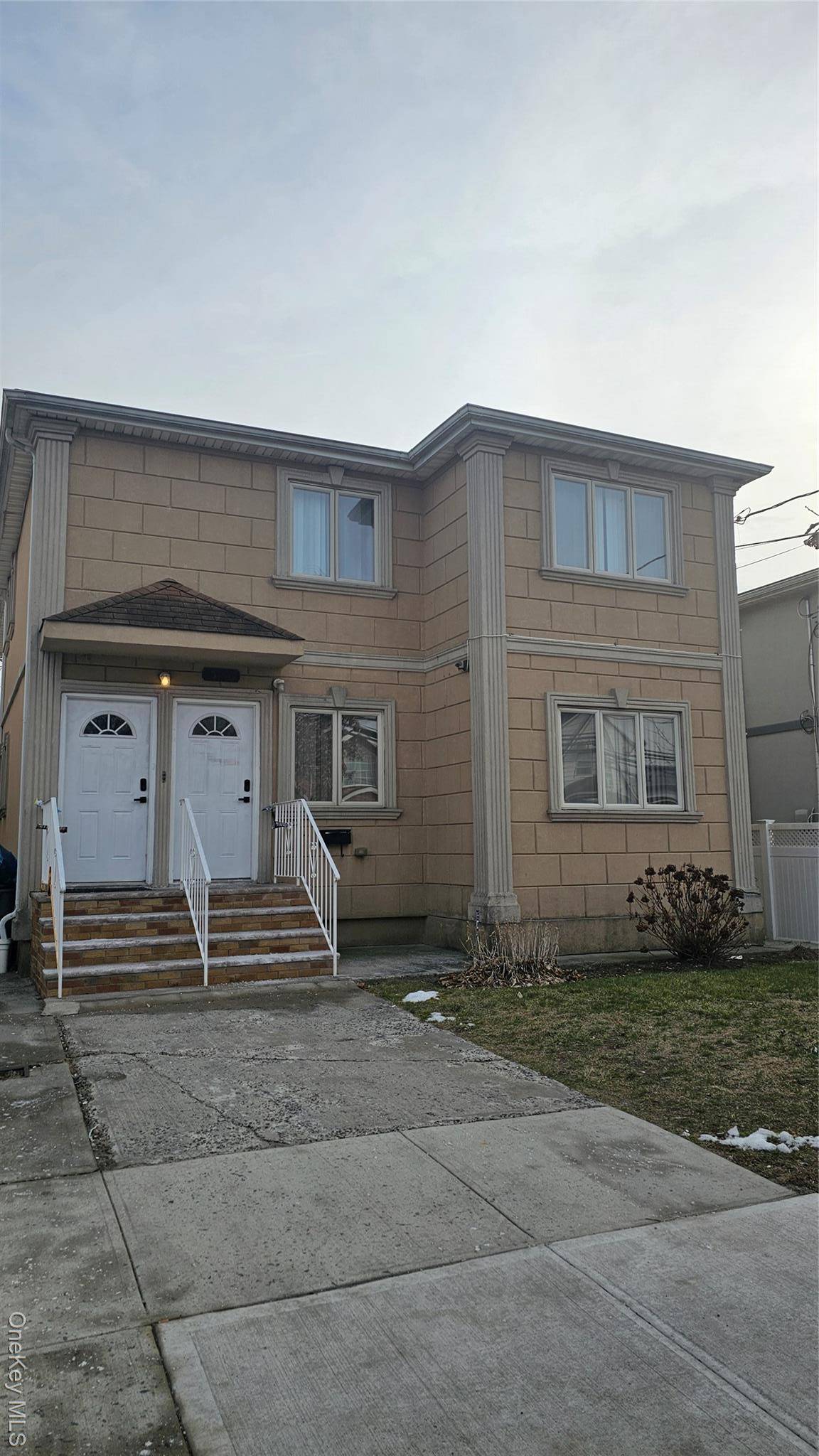 Beautiful 3 Bedroom, 2 Bathroom apartment in the heart of Jamaica.