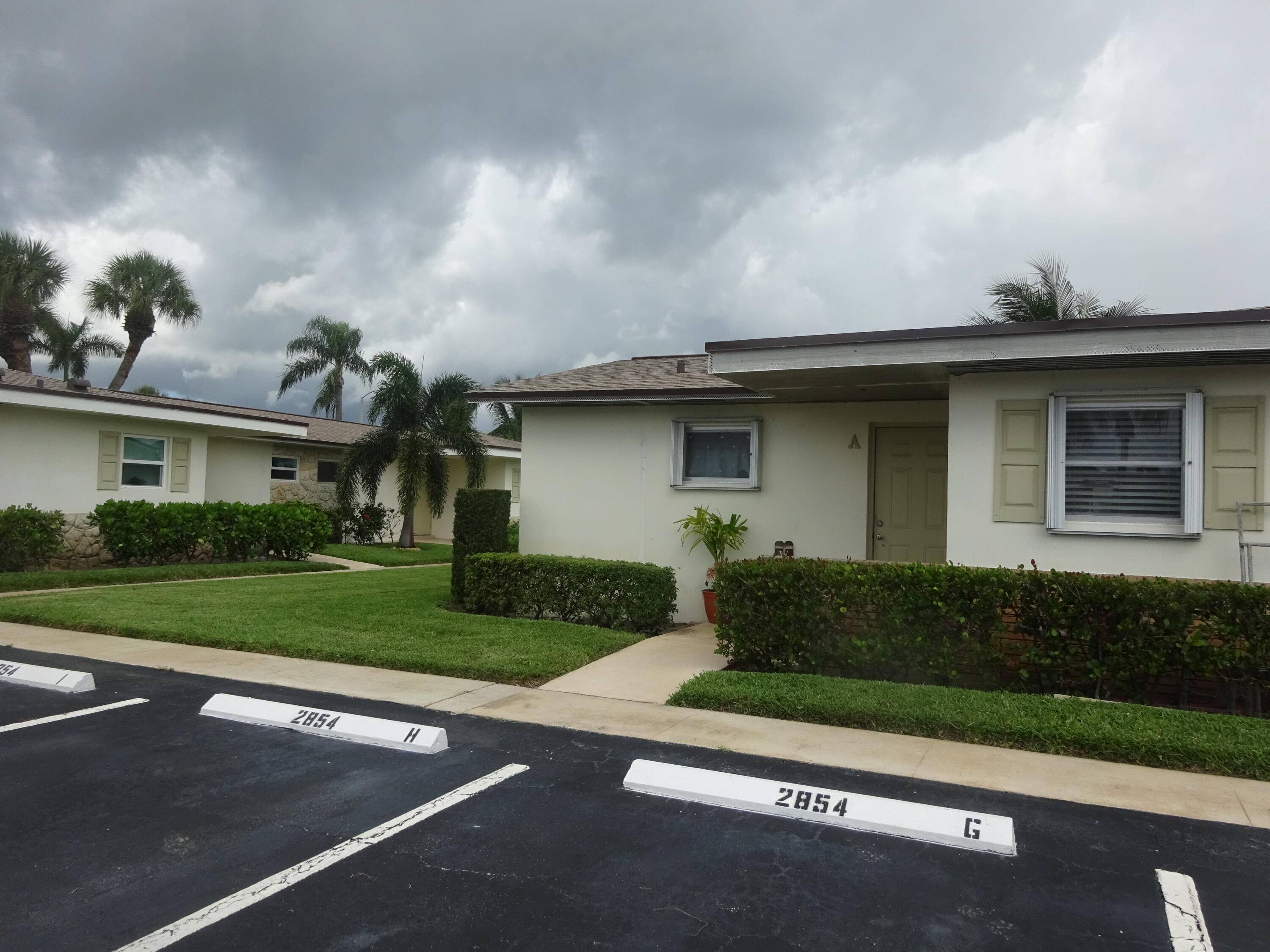 Renovated, end unit 1 bedroom 1 and half bath, 1 story villa.