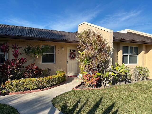 Stunning move in ready 2 2 Villa.